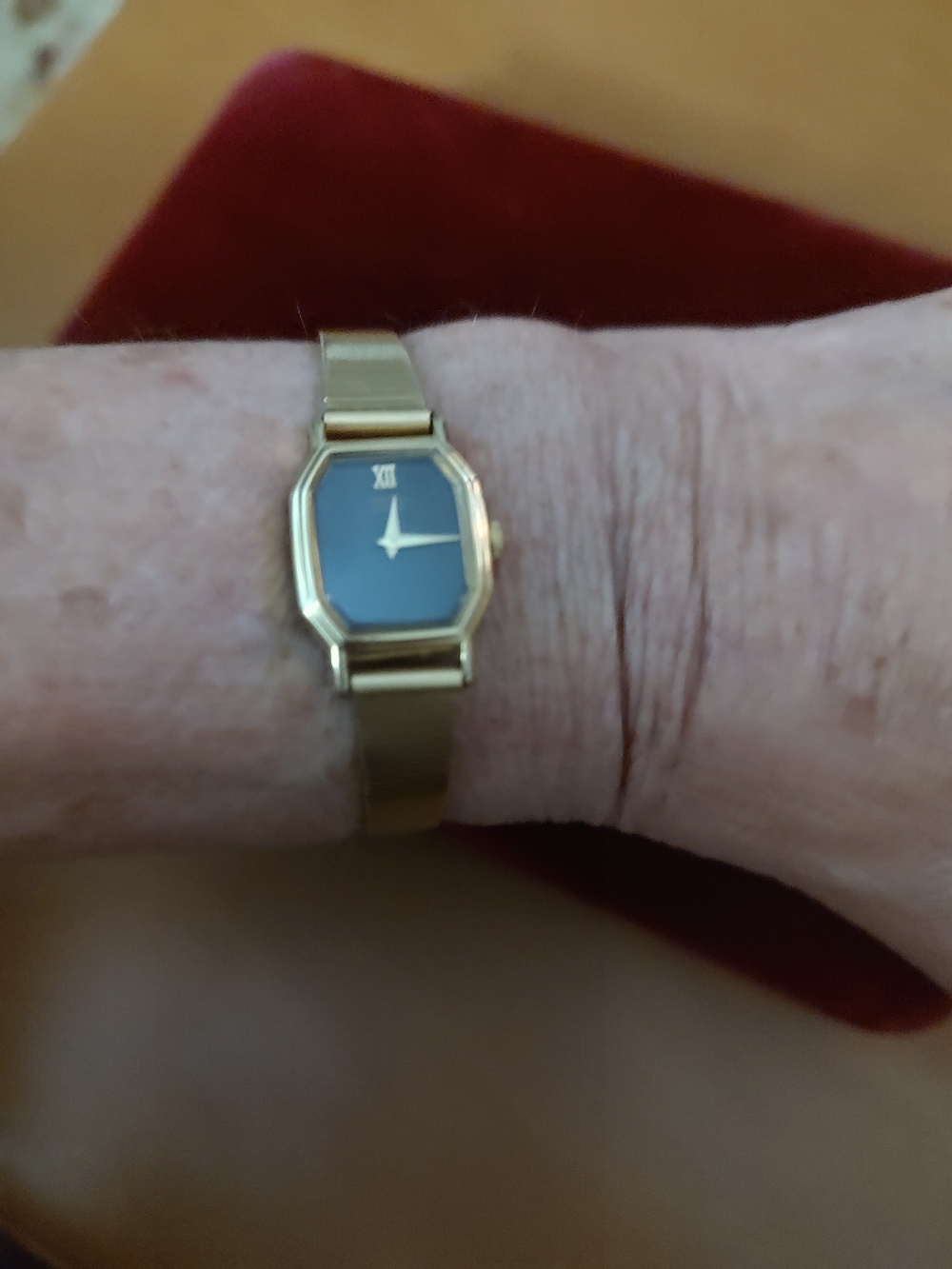 Vimtage Seiko Gold-tone Women's Dress Watch with Black Dial